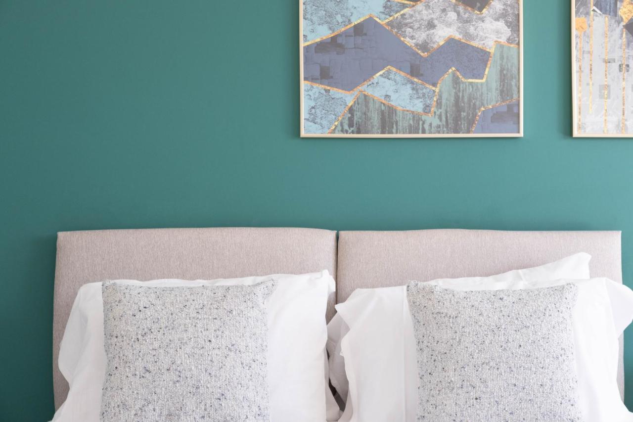 Beautiful And Comfortable Home Away From Home With Free Parking, Fast Wifi And White Crisp Hotel Standard Linen Hosted By Our Home Short Stays Northampton Bagian luar foto